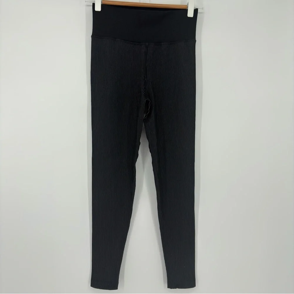Offline‎ by Aerie 7/8 Hi Rise Leggings Small Black Pinstripe Stretch